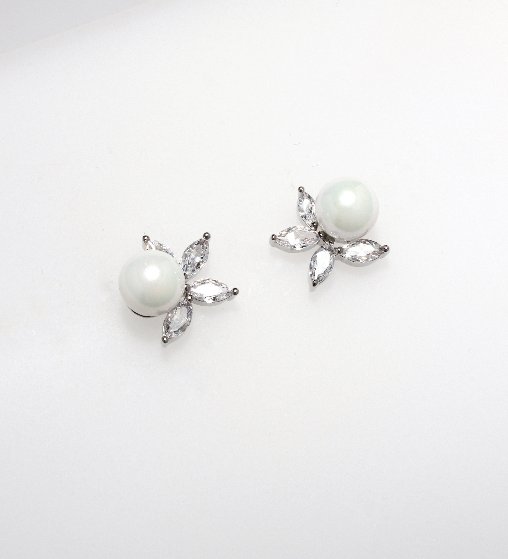 HARMONY PEARL EARRINGS