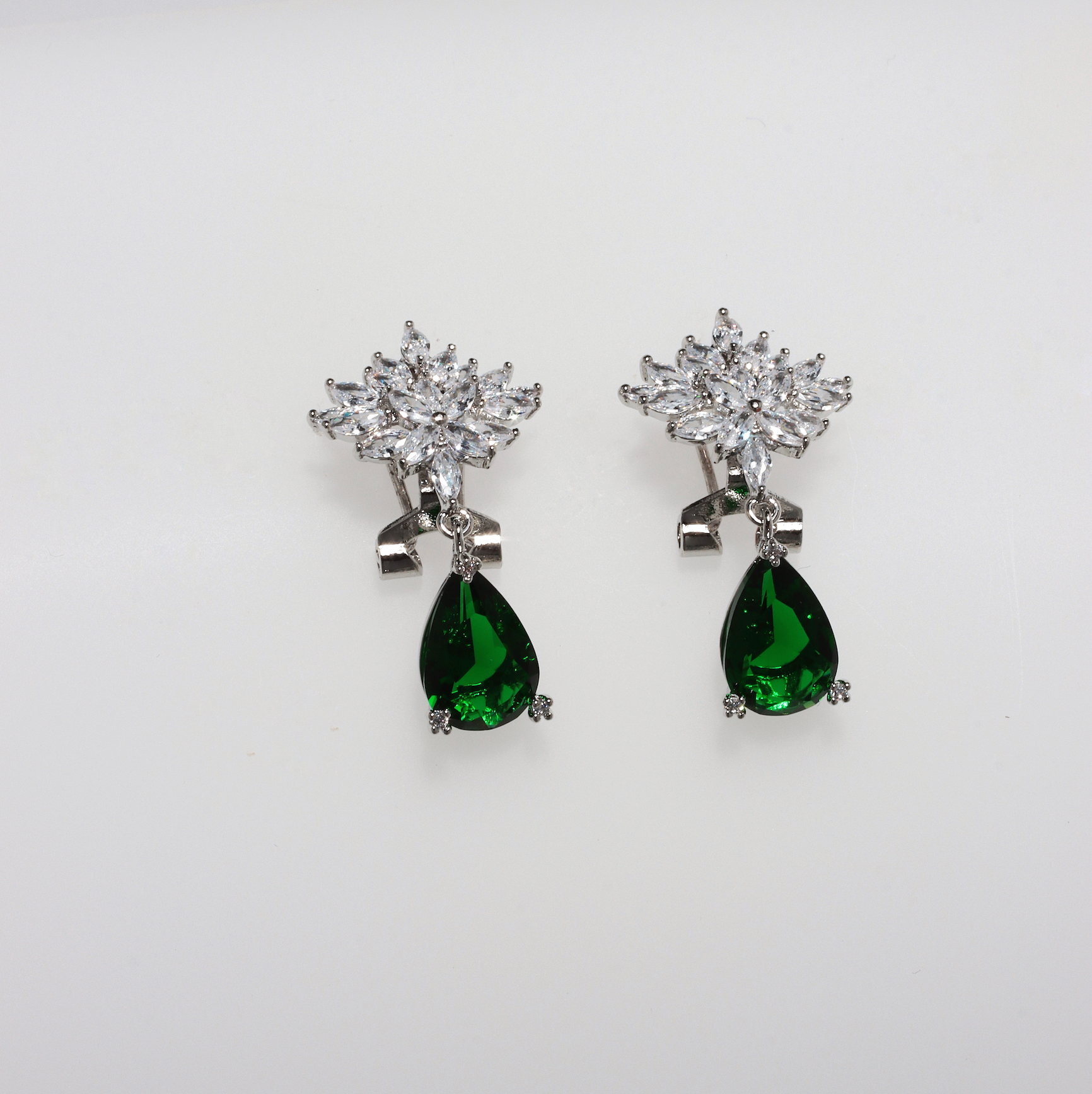 KELEN GREEN FLOWER EARRINGS