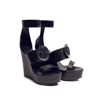 BLACK PLATFORM SANDALS classics