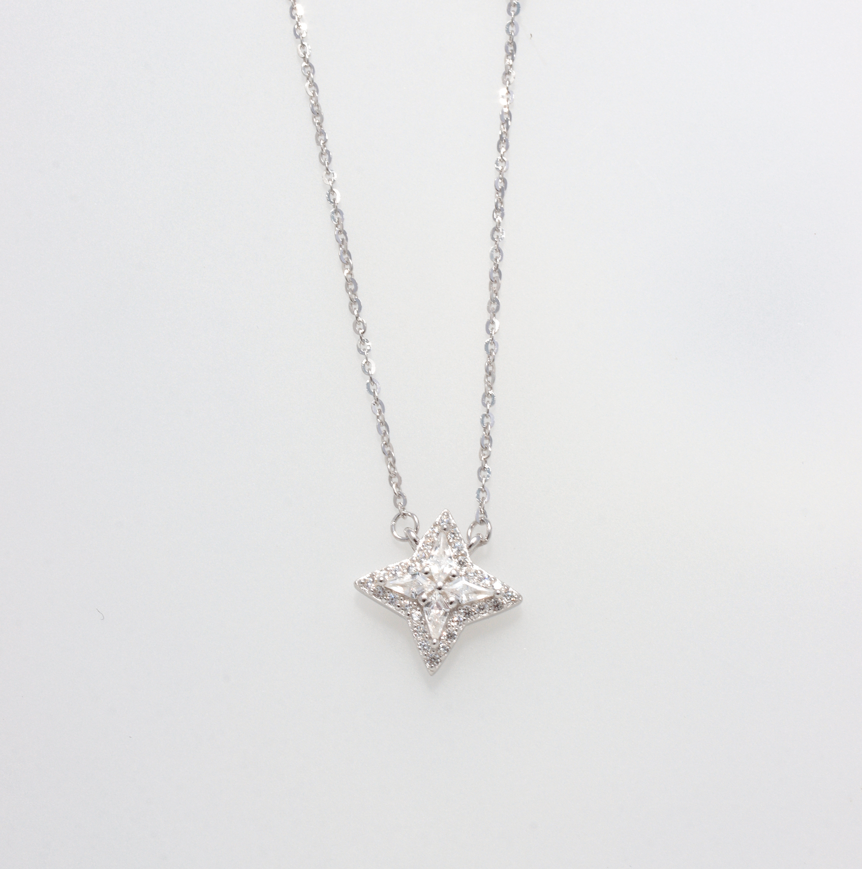 WHITE STAR NECKLACE