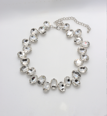 WHITE CRYSTAL NECKLACE