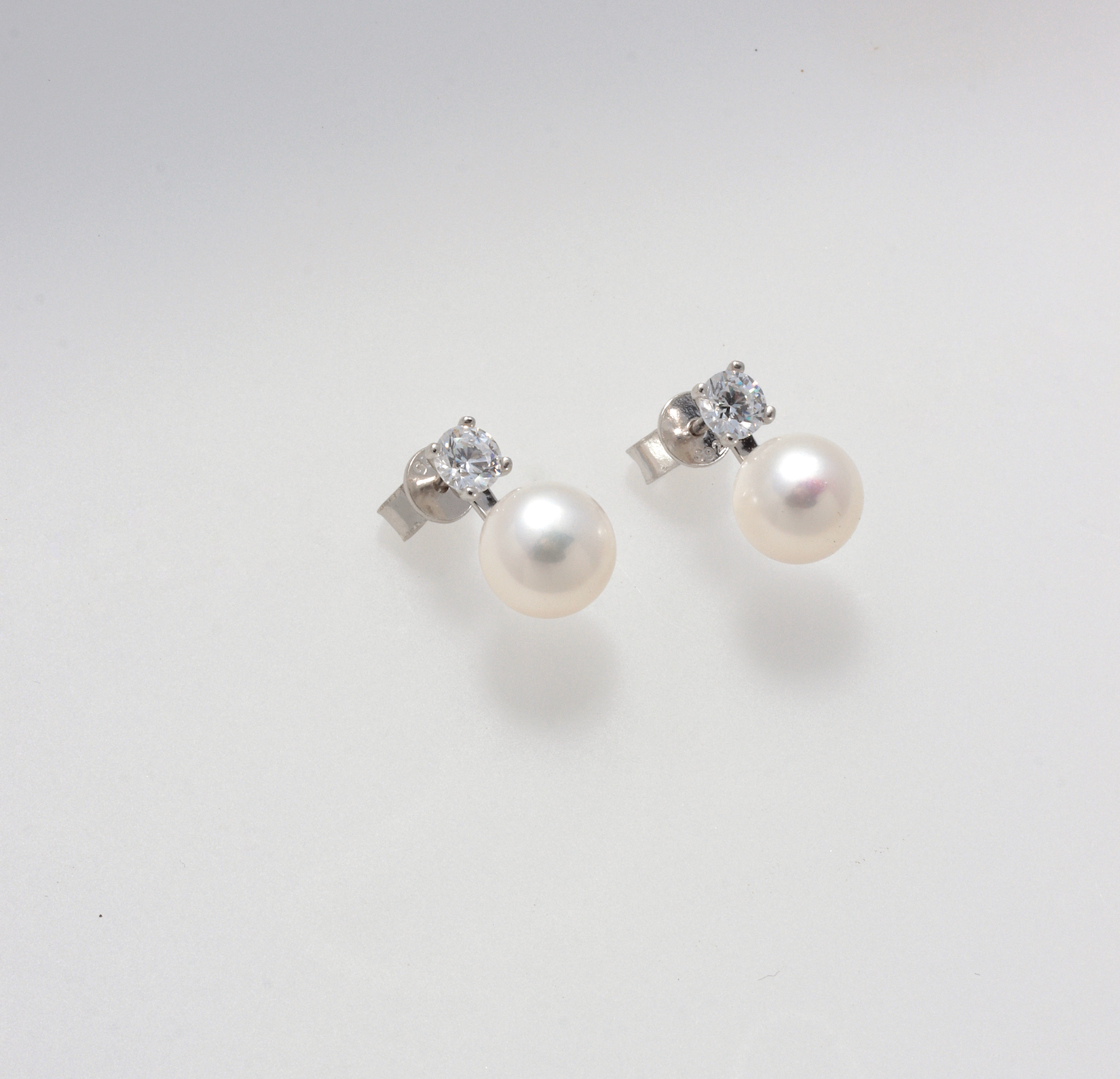 FRESHWATER PEARL EARRINGS