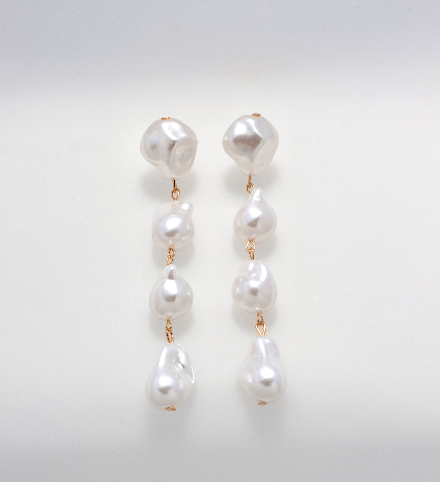 DANGLE PEARL EARRINGS