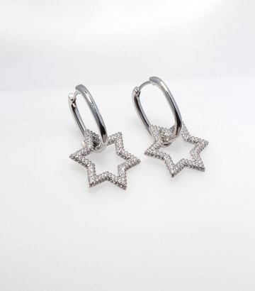 EZRI DANGLE SILVER STAR EARRINGS