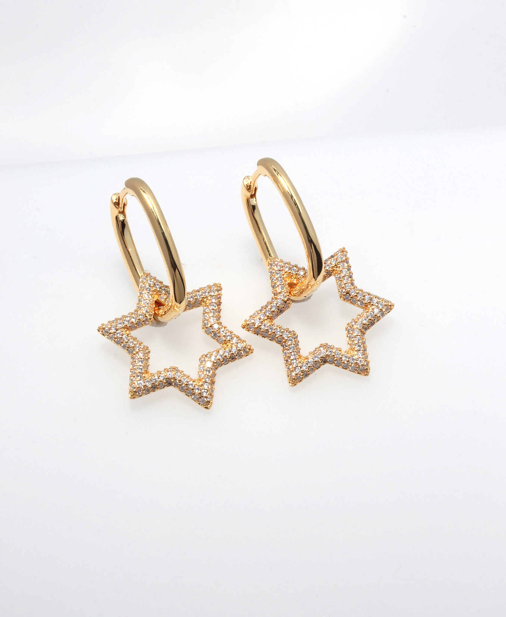 EZRI DANGLE GOLD STAR EARRINGS