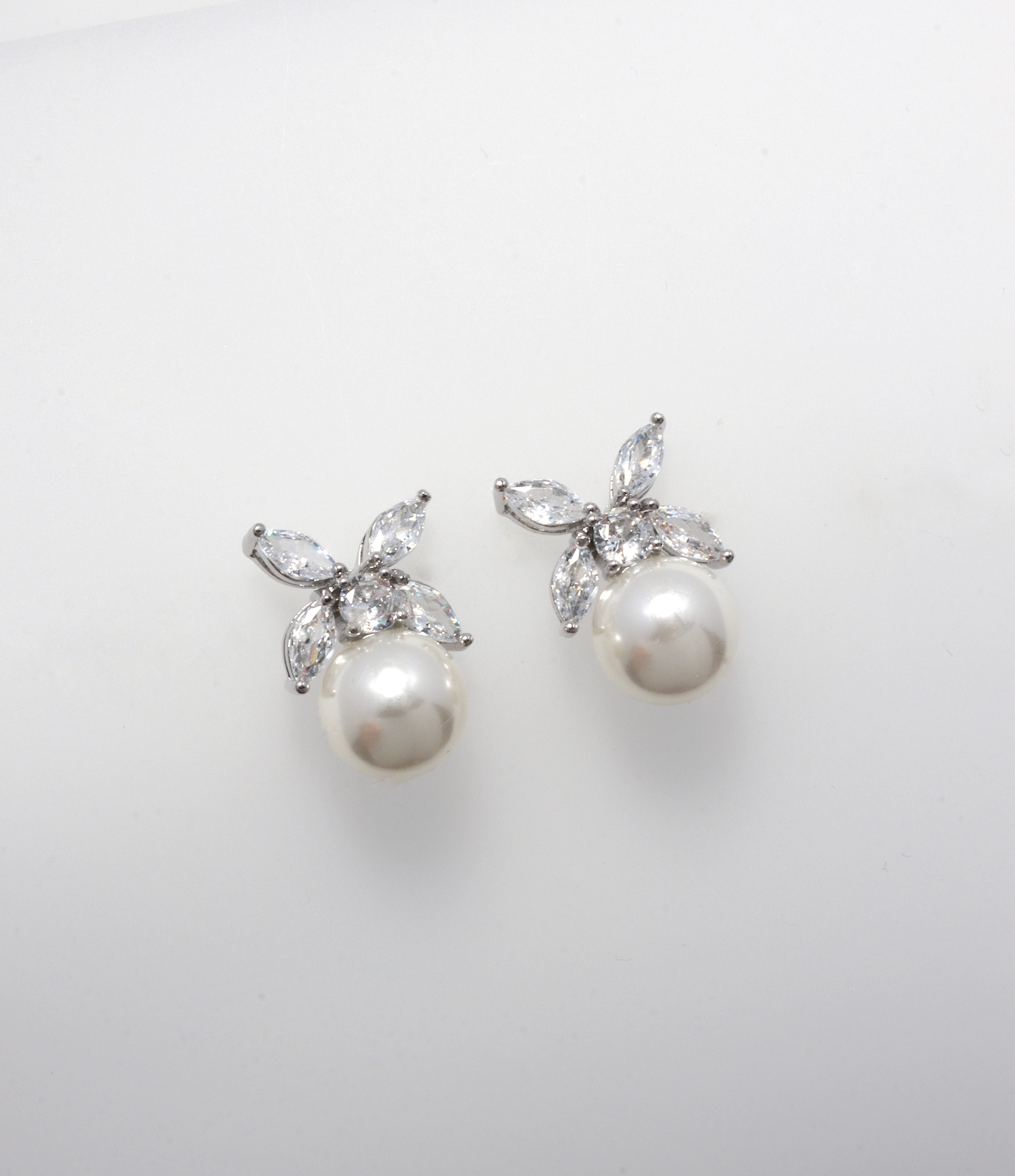 ATHENA PEARL EARRINGS