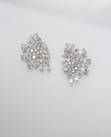 LUX KELLY WHITE EARRINGS