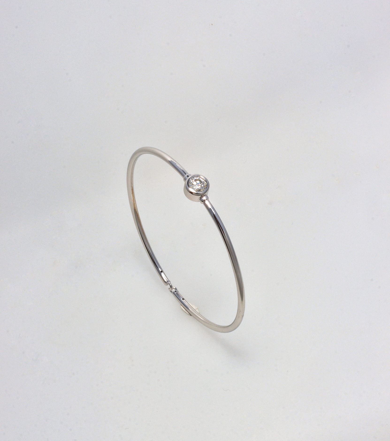 0.5ct MOISSANITE STONE 925 SILVER BANGLE SILVER