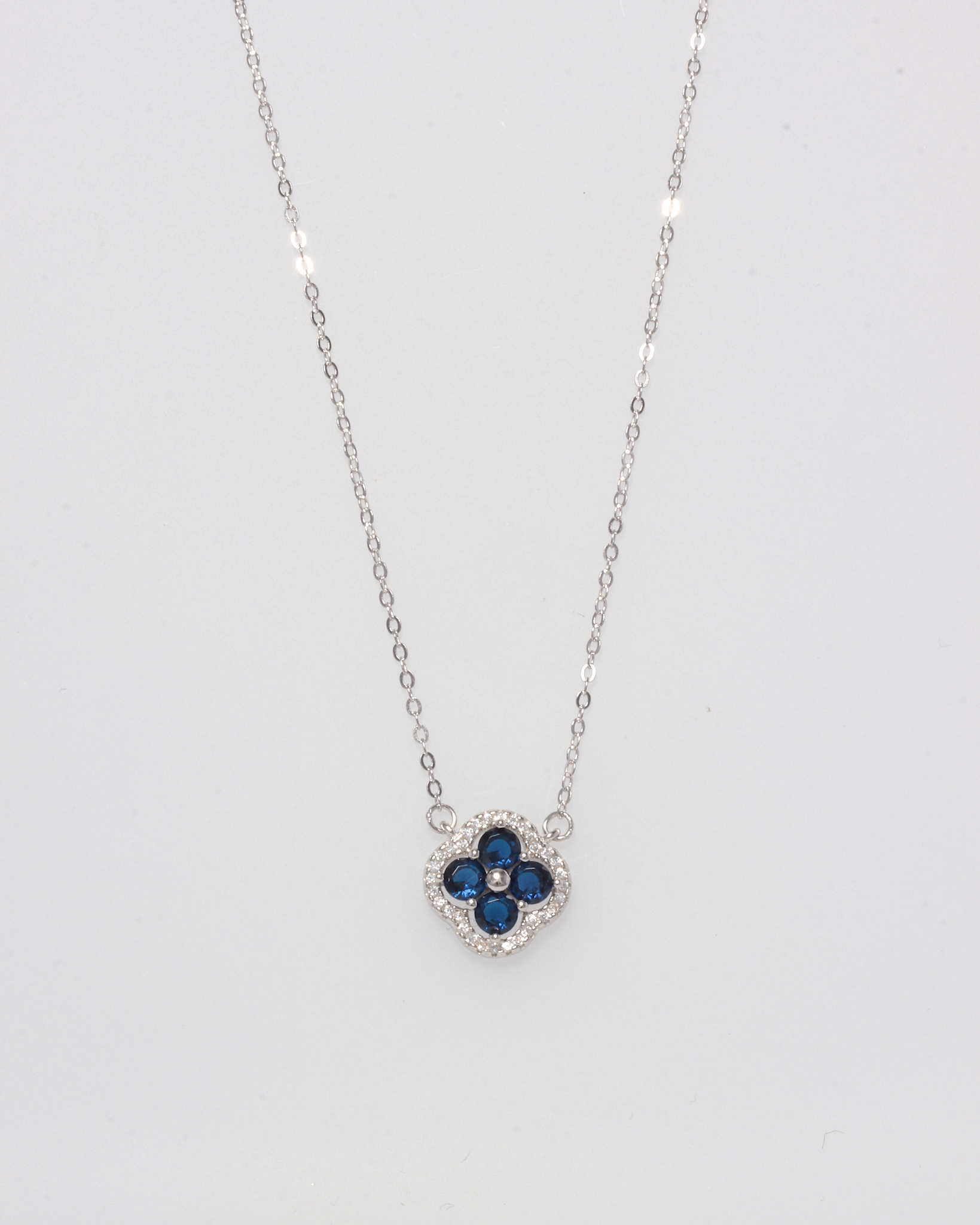 BLUE FLOWER NECKLACE