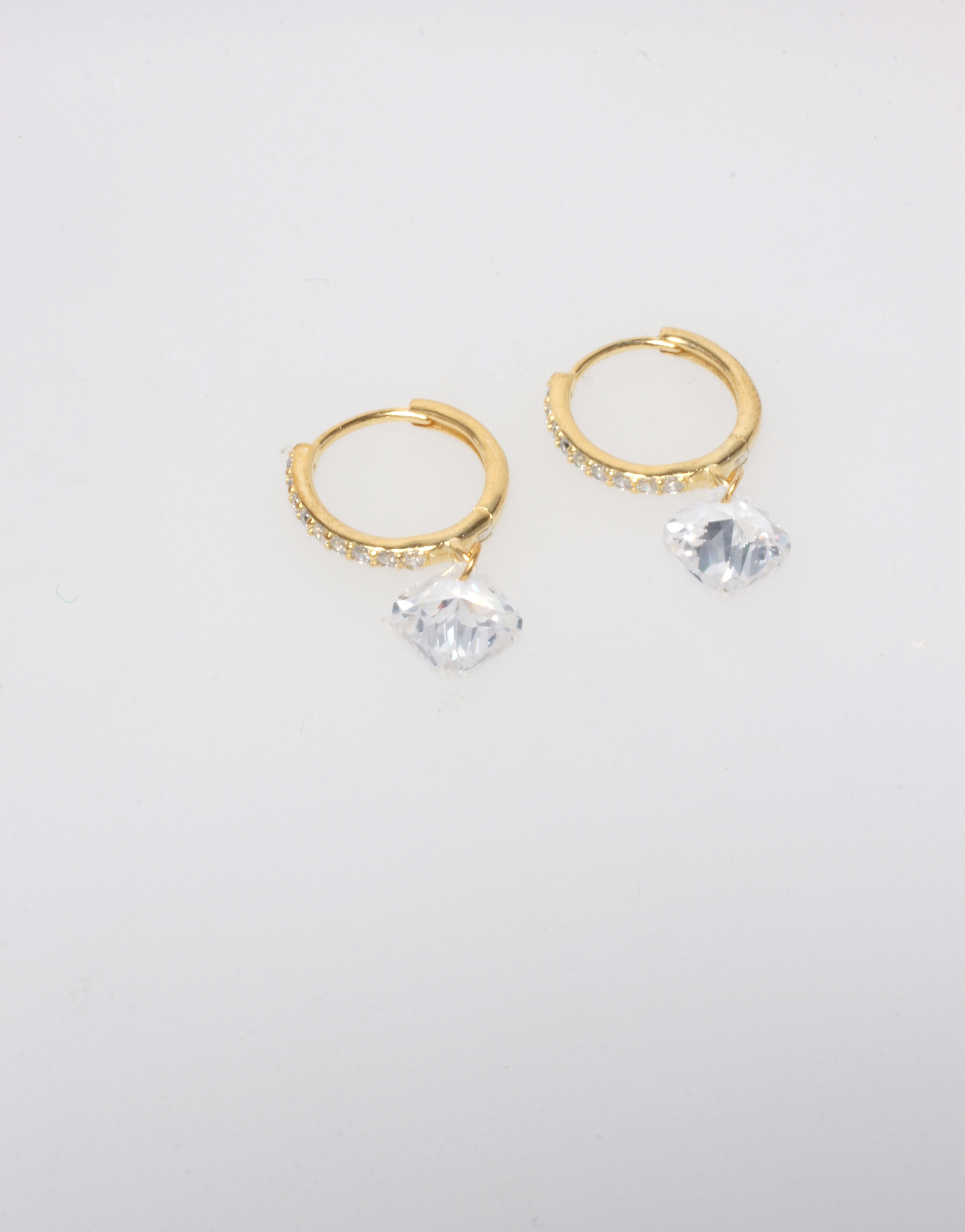LOVELY HUGGIE EARRINGS CUSHION CUT