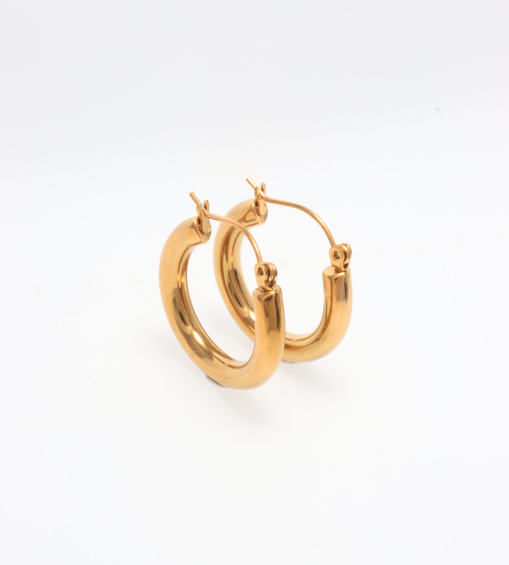 MEDIUM HOOP GOLD EARRINGS
